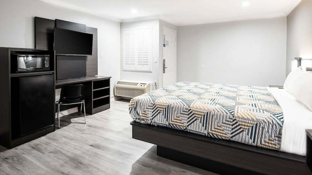 Фото Motel 6 Anaheim, Ca - Convention Center