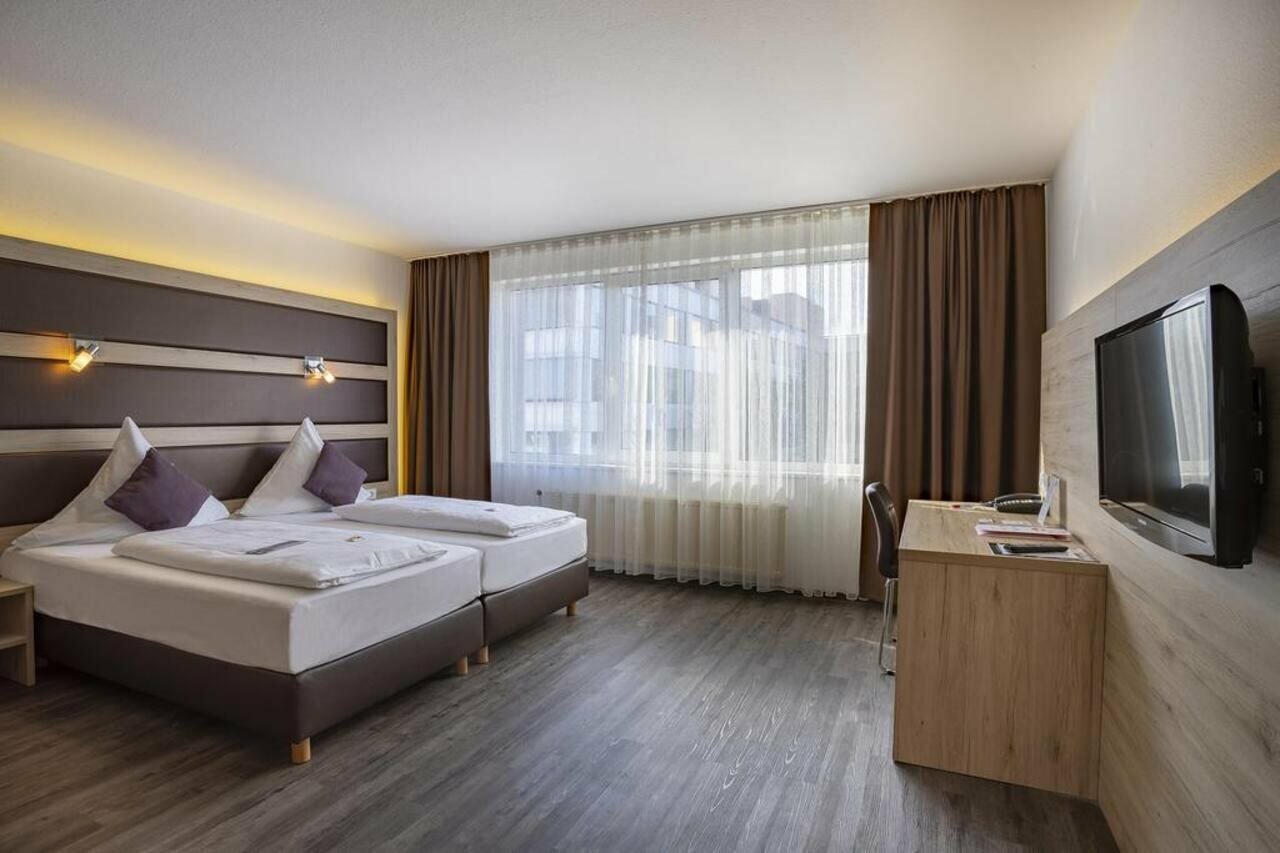 Фото отеля 2