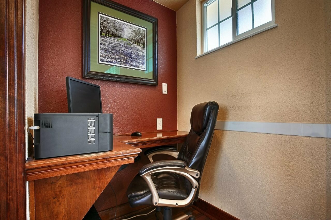 Фото Best Western Town House Lodge