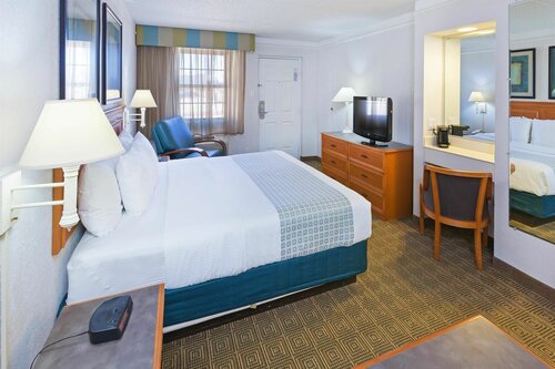 Гостиница La Quinta Inn by Wyndham Bossier City в Бошьер Сити