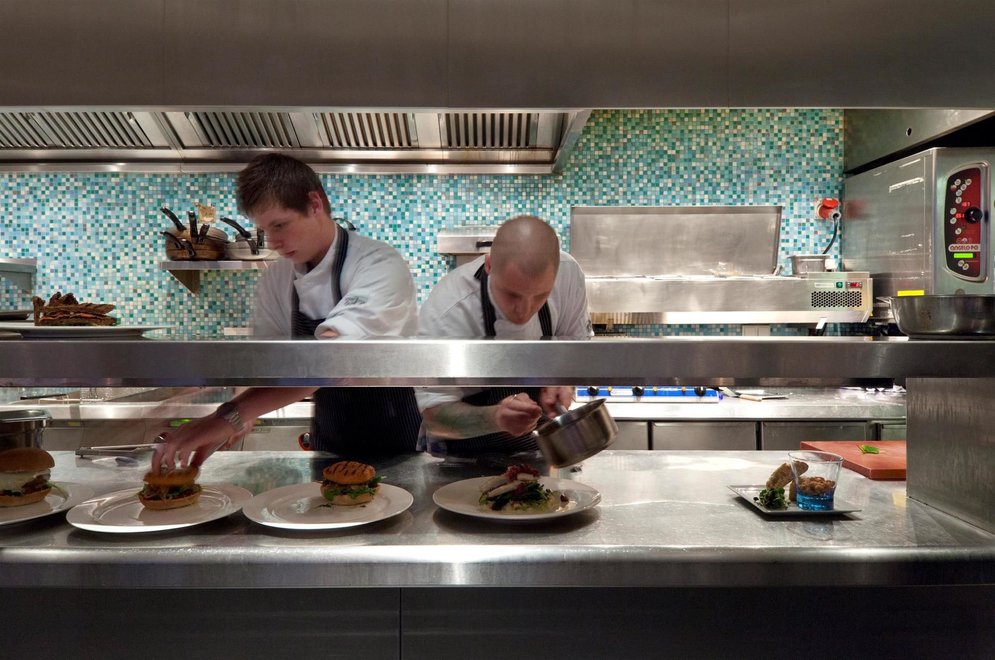 Фото Отель Plaza Premium Grand Winston