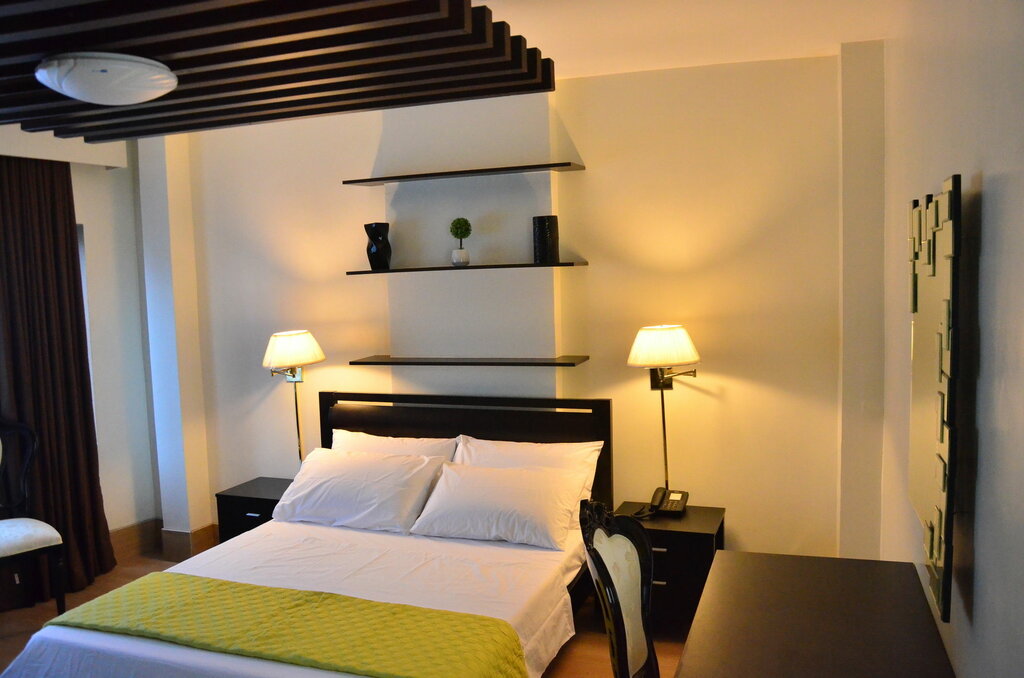 Hotel Oriental Zen Suites, Manila, photo