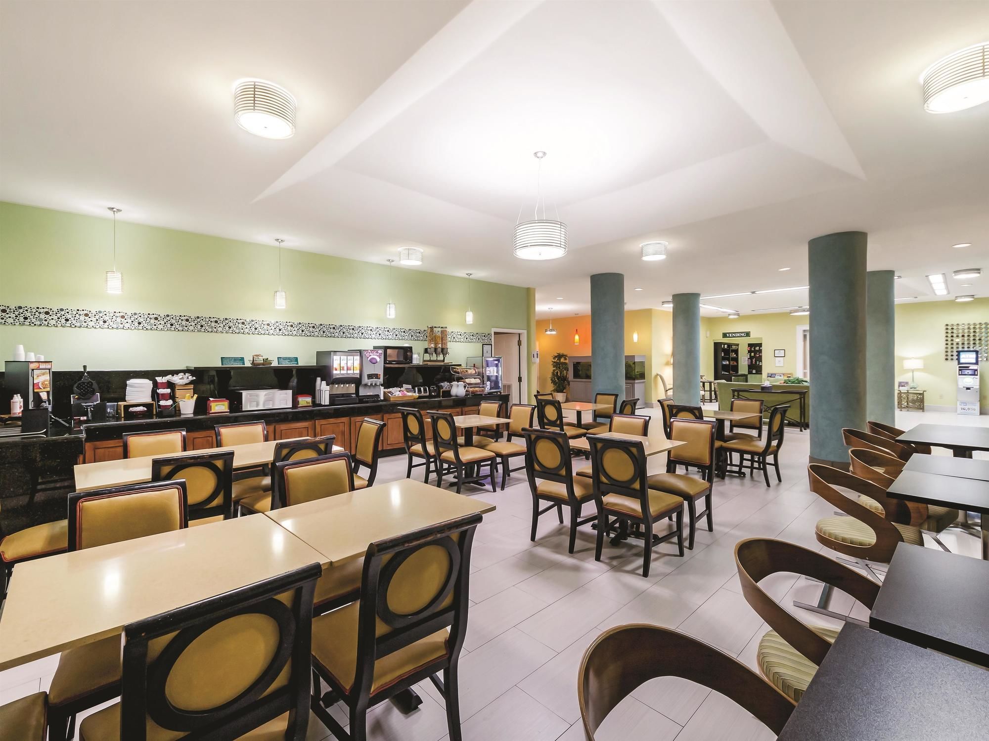 Фото La Quinta Inn & Suites by Wyndham Pharr Rgv Medical Center