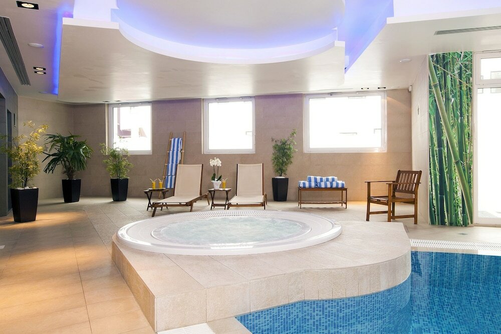 Фото Residhome Appart Hotel Paris-Massy