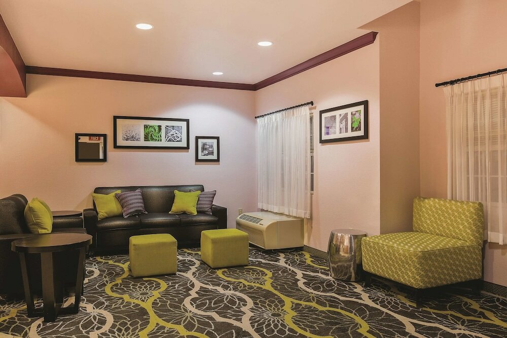 Фото La Quinta Inn & Suites by Wyndham Tulare
