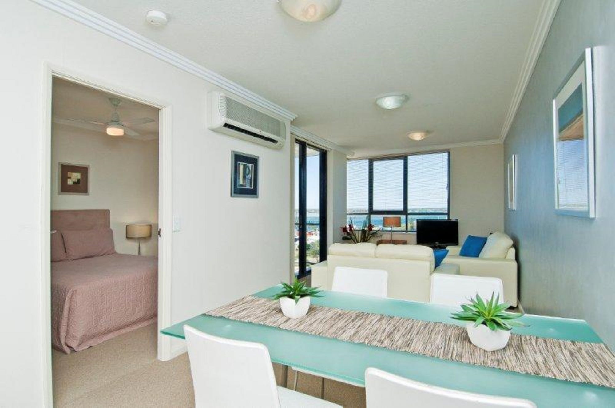 Фото Aqualine Apartments