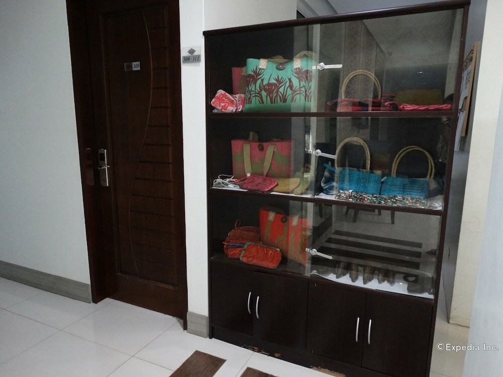 Фото Empire Suites Hotel