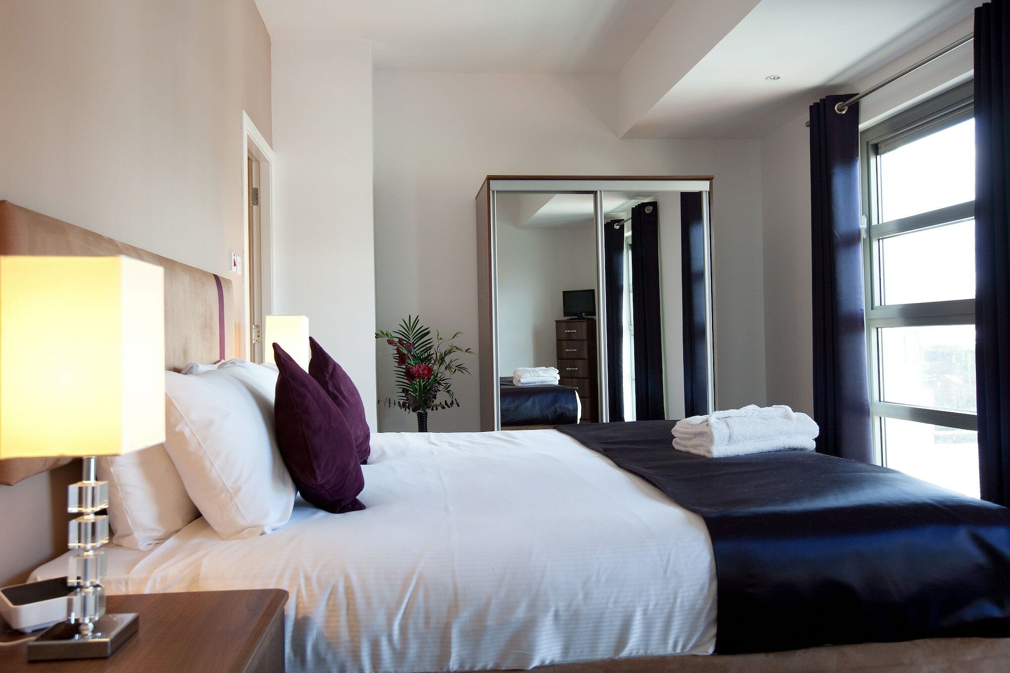 Фото The Spires Serviced Apartments Glasgow