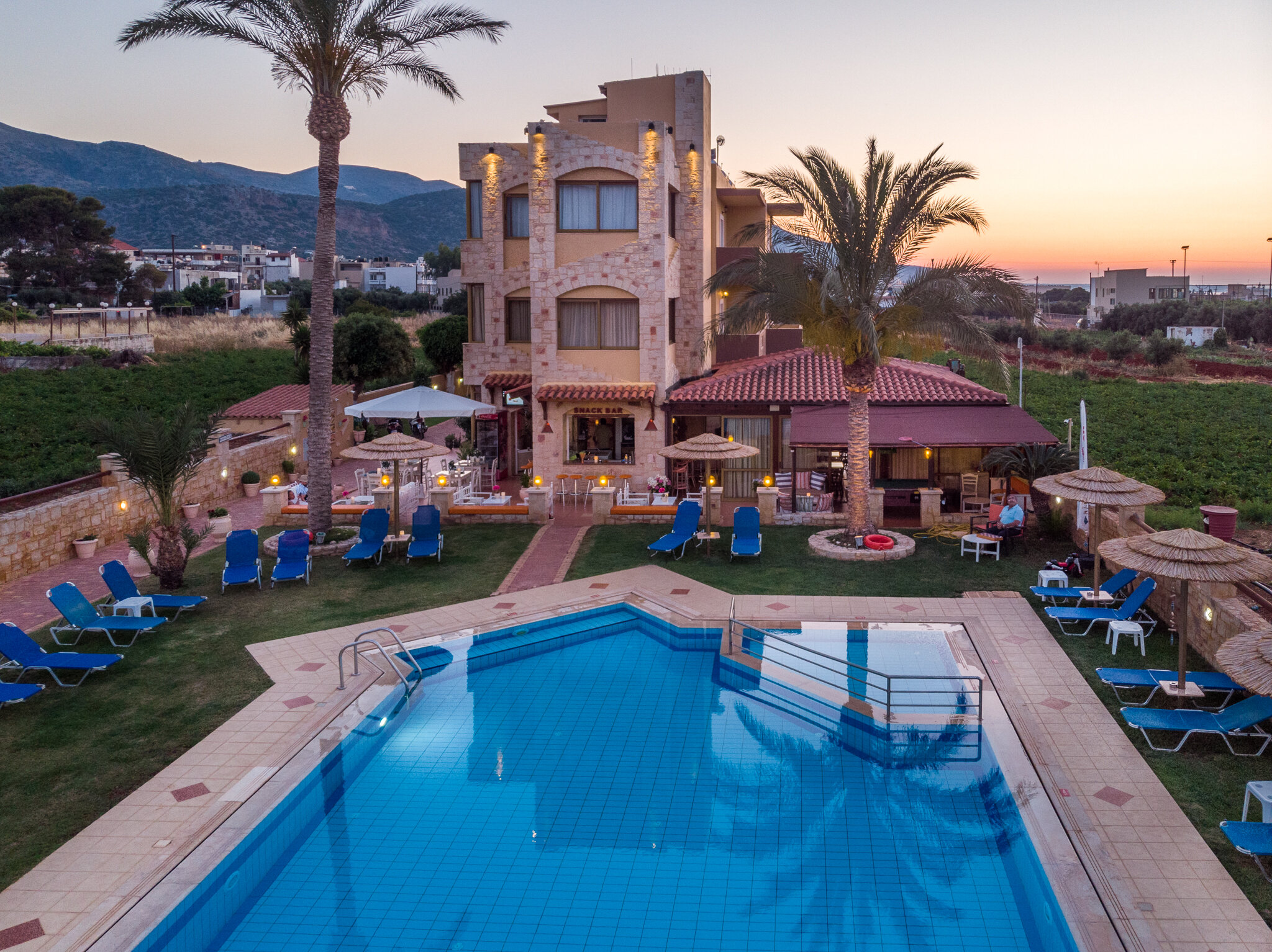 Фото отеля 1