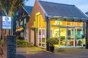 Гостиница Best Western Newmarket Inn & Suites