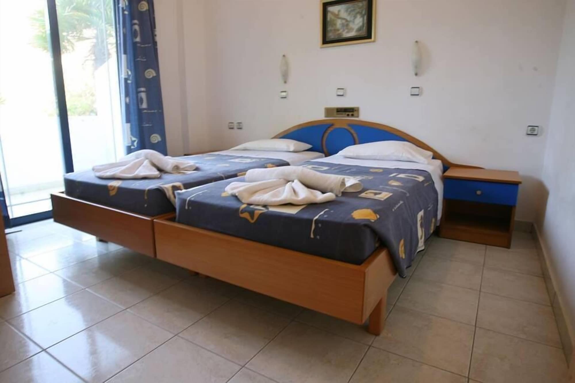 Фото Nitsas Hotel Apartments