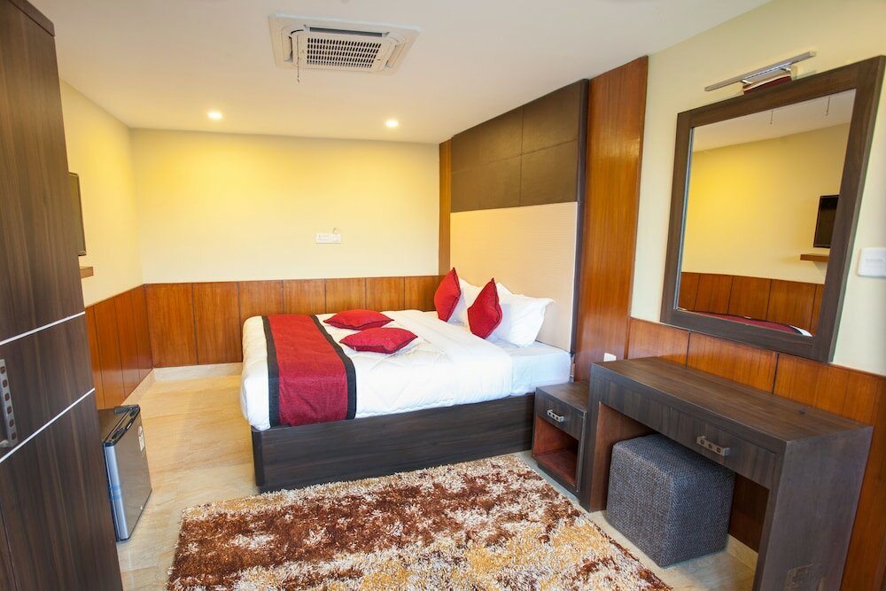 Фото Meridian Suite Hotel