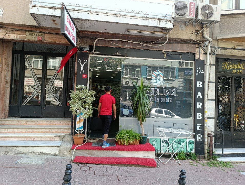 Black Pearl Hairdresser