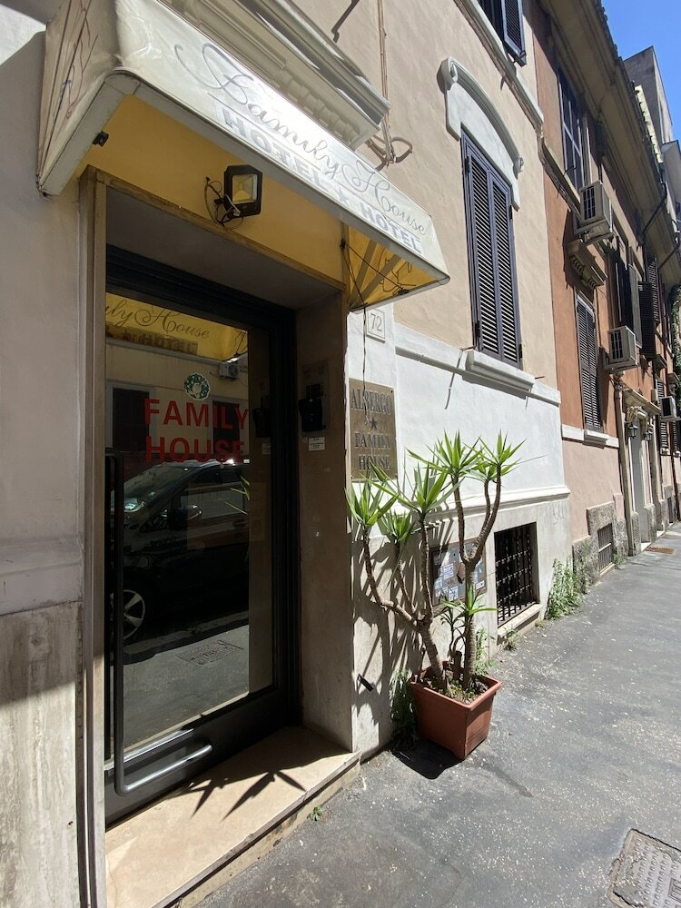 Фото Family House