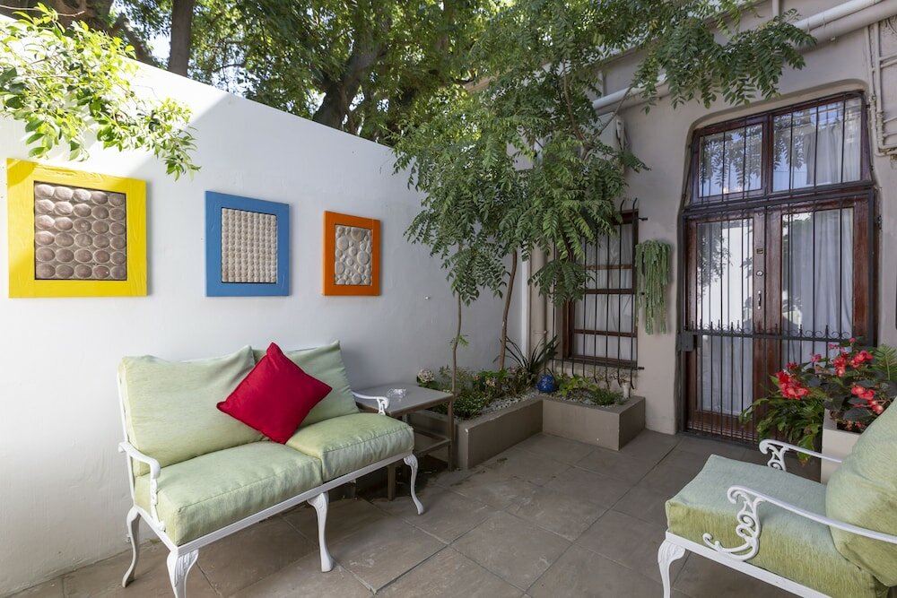 Фото Point B Guest House