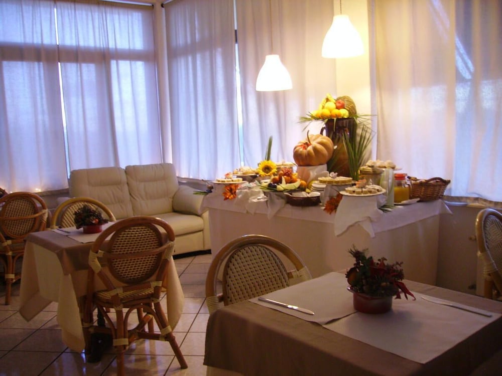 Фото Piccolo Hotel Villa Rosa