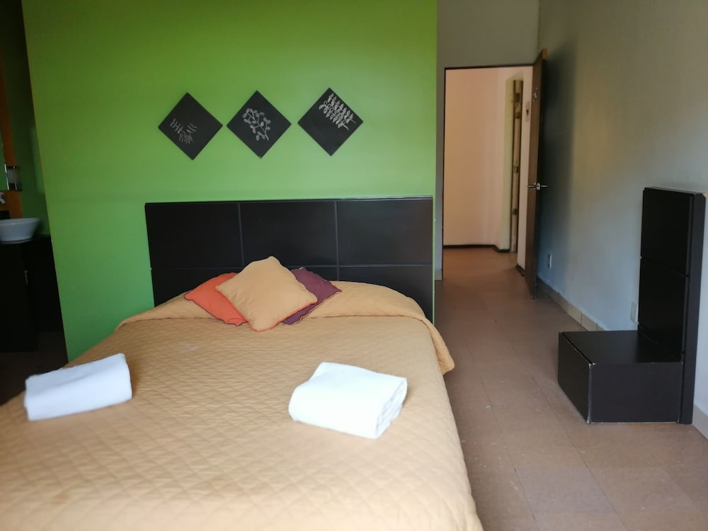 Фото Amigo Suites