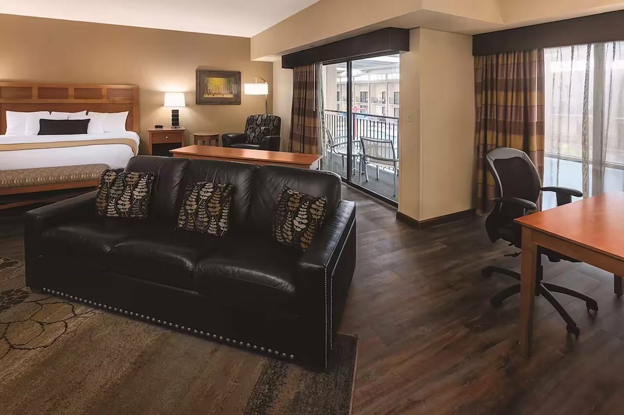 Фото Best Western Plus Bloomington Hotel