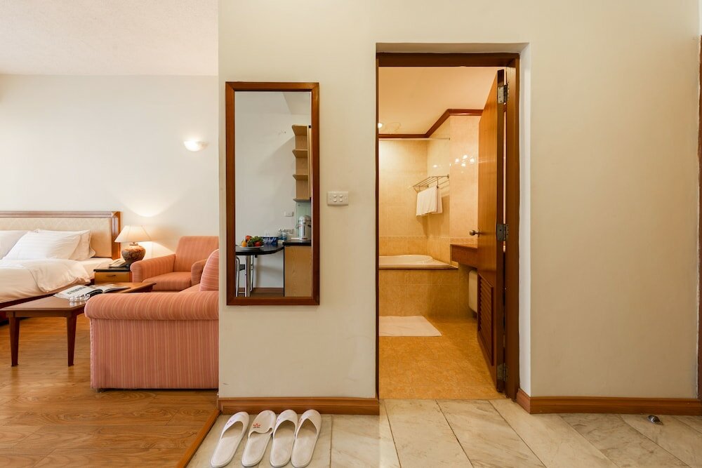 Фото Oriental Palace Apartment