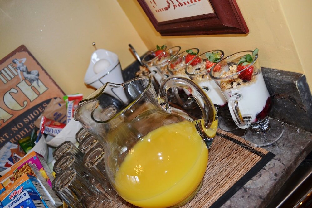 Фото Water's Edge Inn - Adults Only