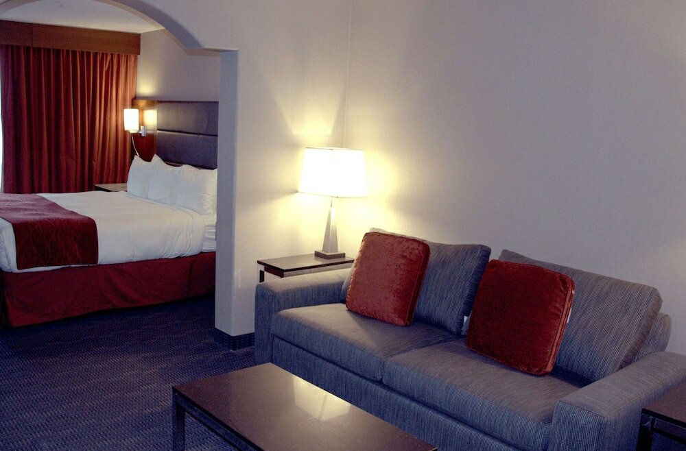 Фото Radisson Hotel & Suites Fort McMurray