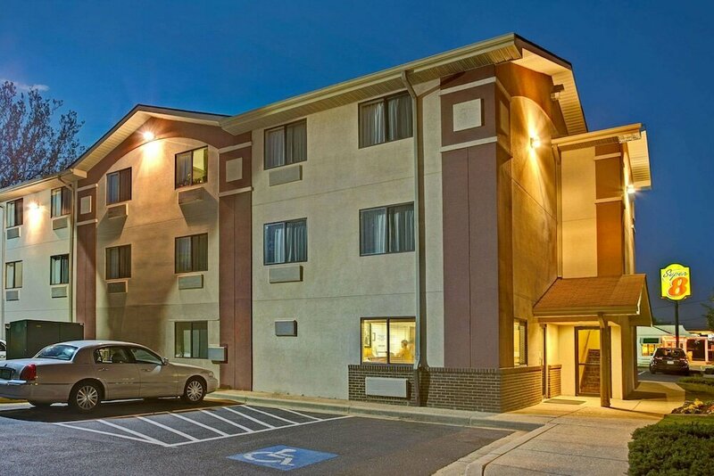 Гостиница Super 8 by Wyndham College Park Wash Dc Area в Колледж Парк