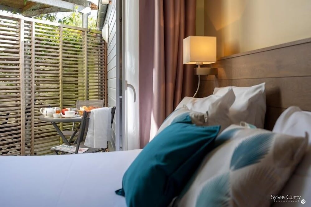 Фото Accostage Hotel