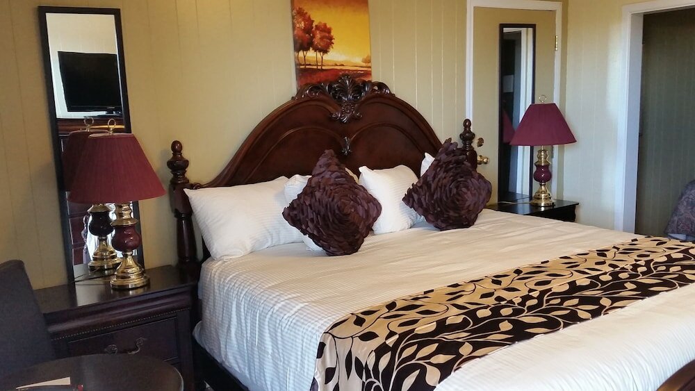 Фото Parkway Motel & European Lodges