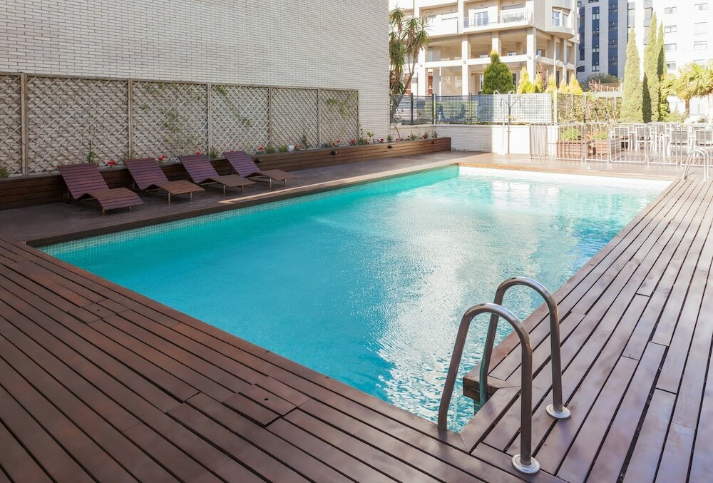 Фото Hotel Ilunion Valencia 4