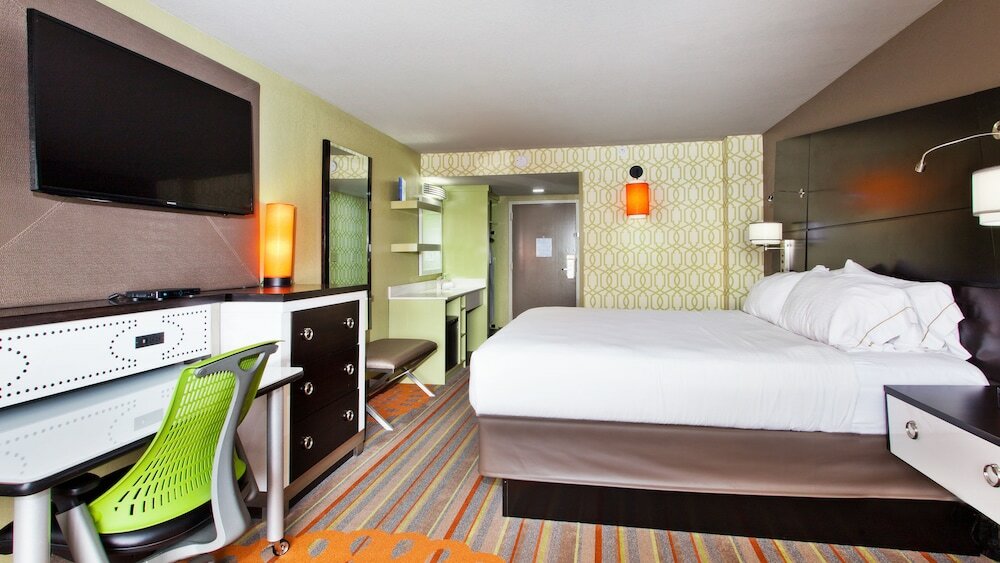 Фото Holiday Inn Express Atlanta Galleria - Ballpark Area, an Ihg Hotel
