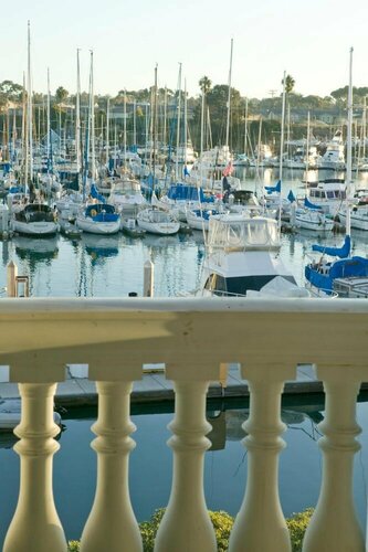 Гостиница Oceanside Marina Suites в Оушенсайде