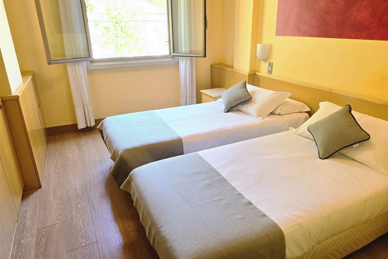 Фото Hotel Sant Ambroeus