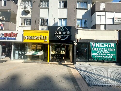 Zümrüt Fotoğraf 1