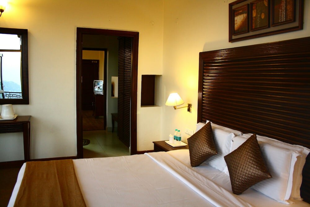 Фото Kasauli Castle Resort