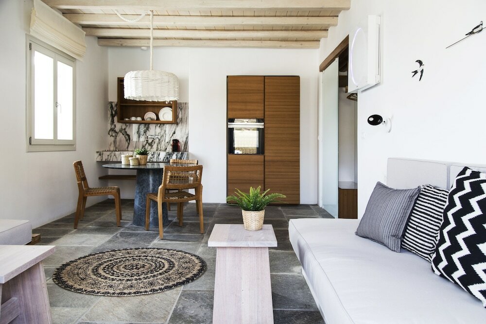 Фото Hide out Suites