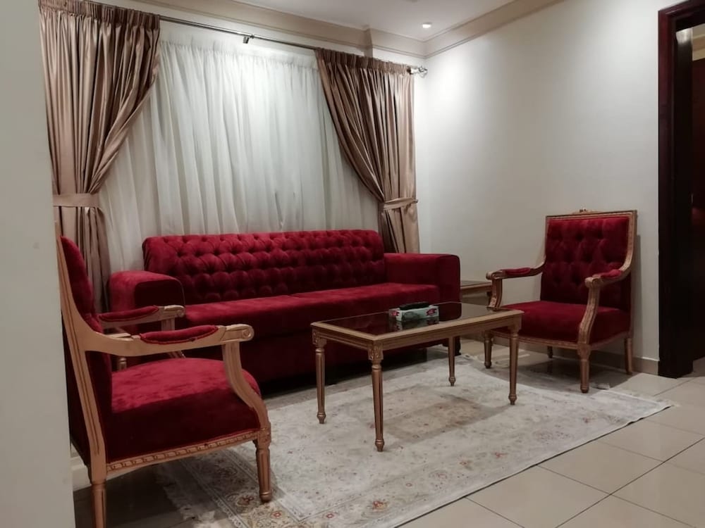 Фото Safeer Jeddah Furnished Apartments