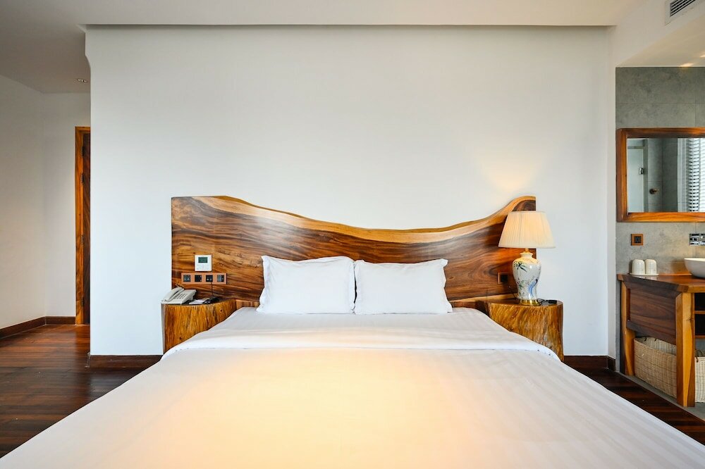 Фото Sky Gem Central Hotel