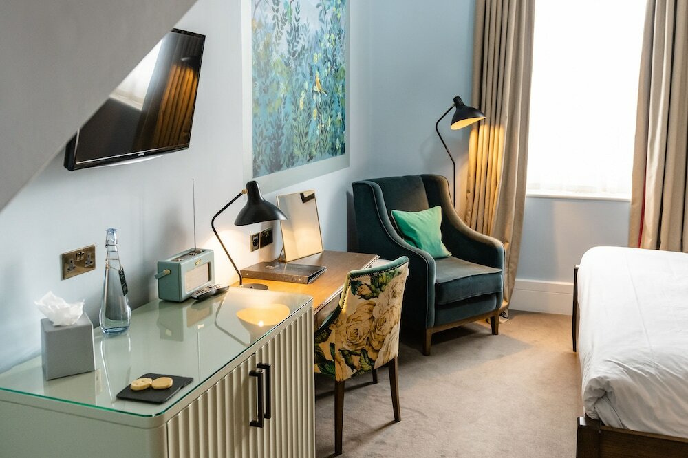 Фото Didsbury House Hotel