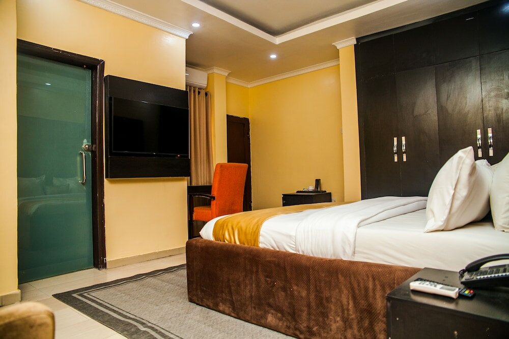 Фото CribVille Hotel & Suites