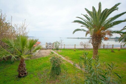 Гостиница Docker BeachFront House