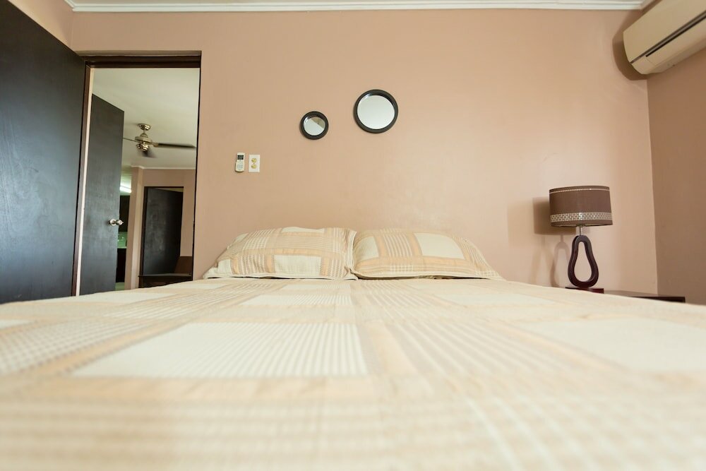 Фото New Kingston Ca Guest Apartment VI