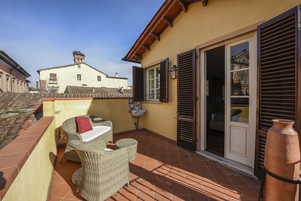 Фото The Tuscanian Hotel