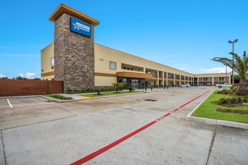 Гостиница Americas Best Value Inn & Suites Houston at Hwy 6