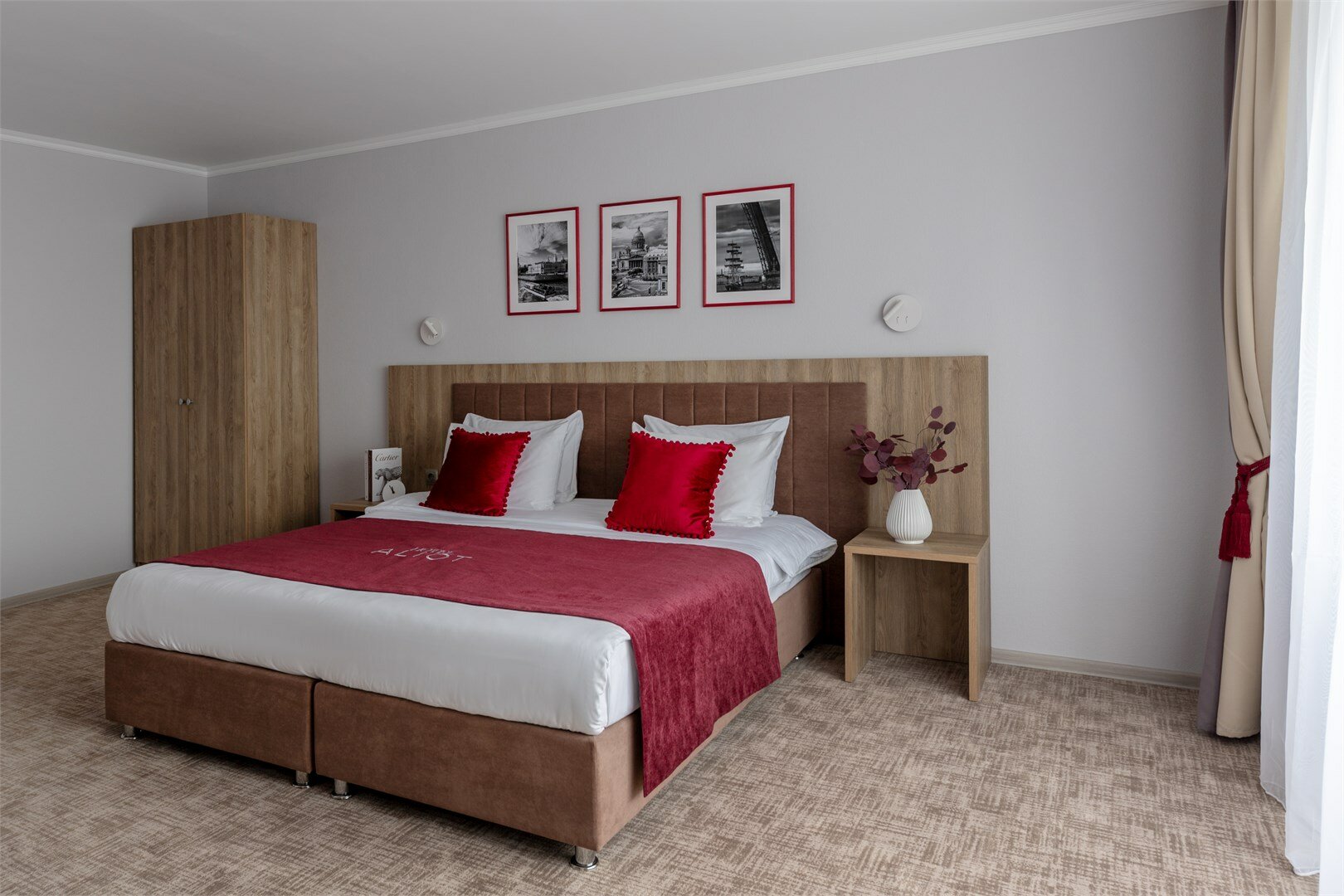 Фото отеля 2