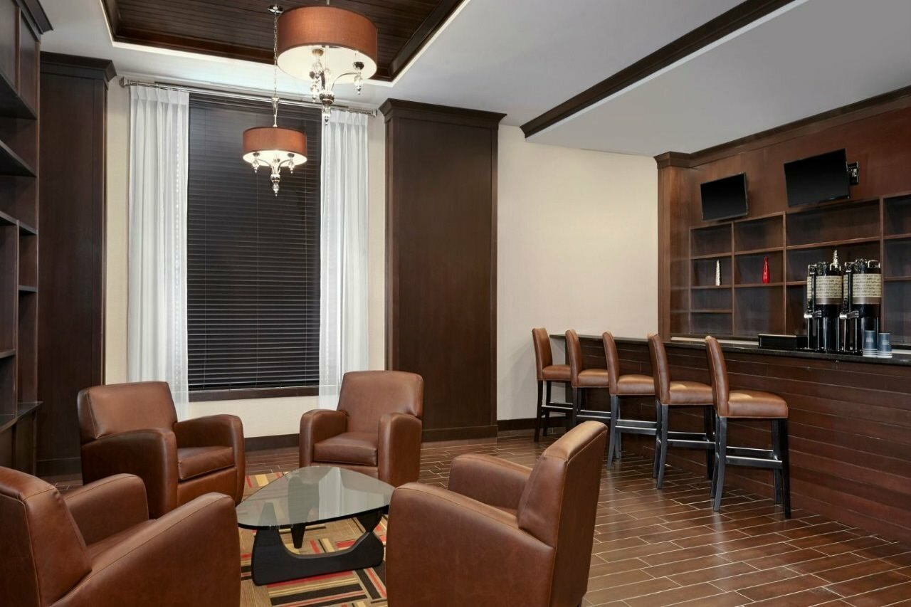 Фото Four Points by Sheraton Edmonton International Airport