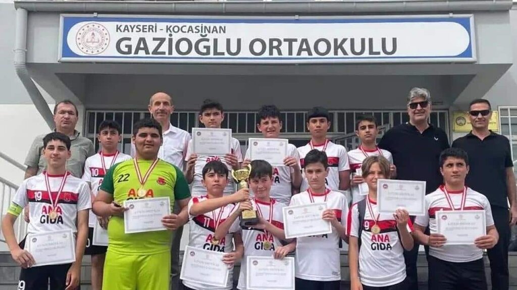 School Gazioglu Middle School, Kayseri, photo