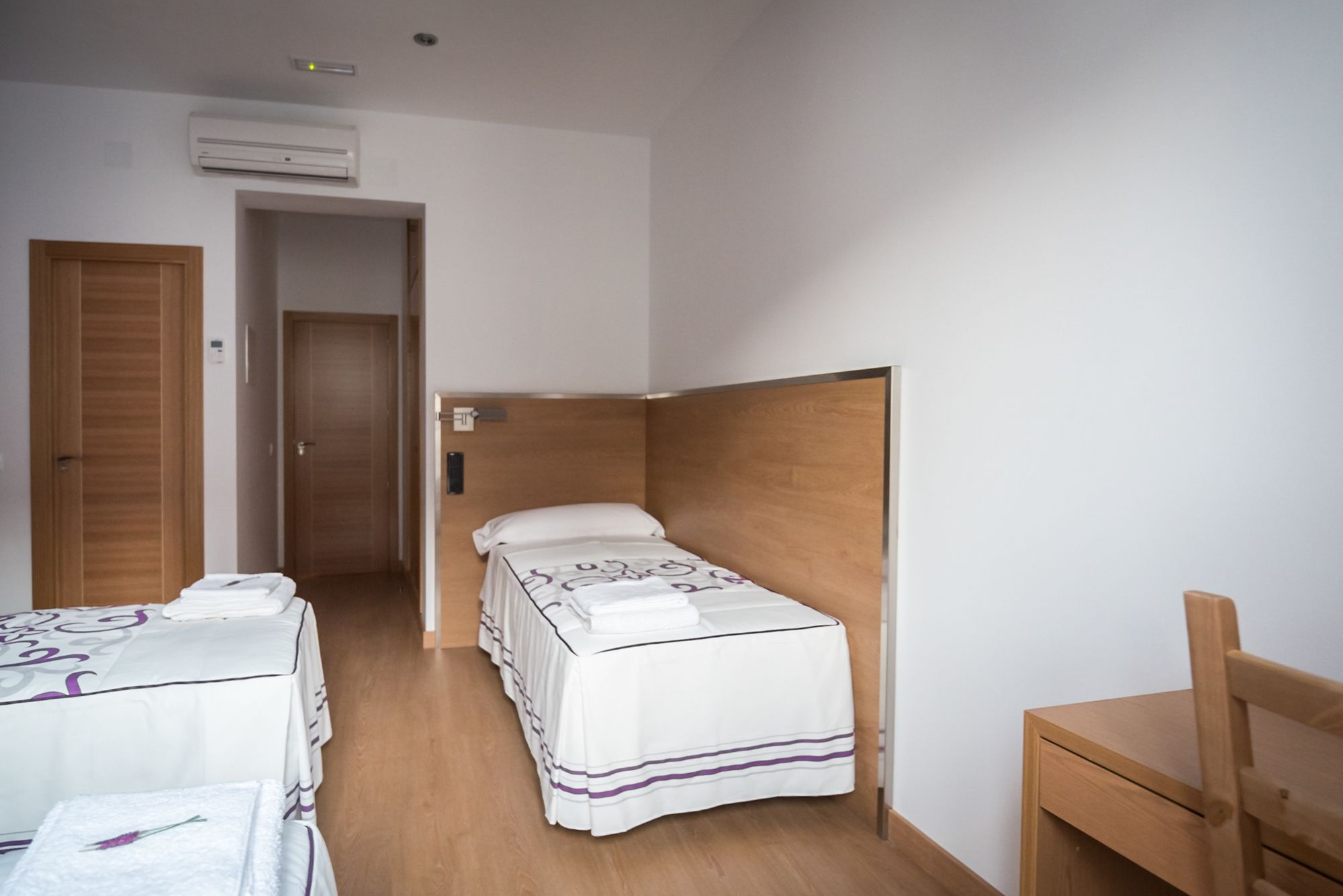 Фото Hostal Carracedo