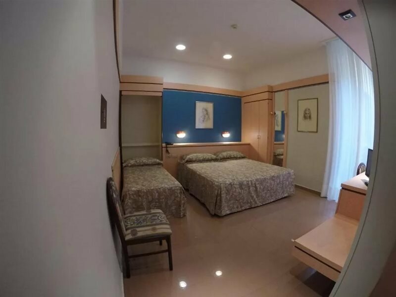 Фото Le Petit Hotel