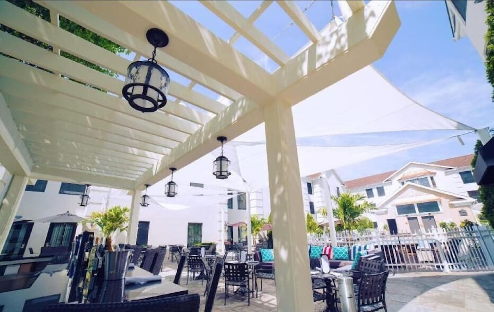 Фото The Inn At Fox Hollow Hotel