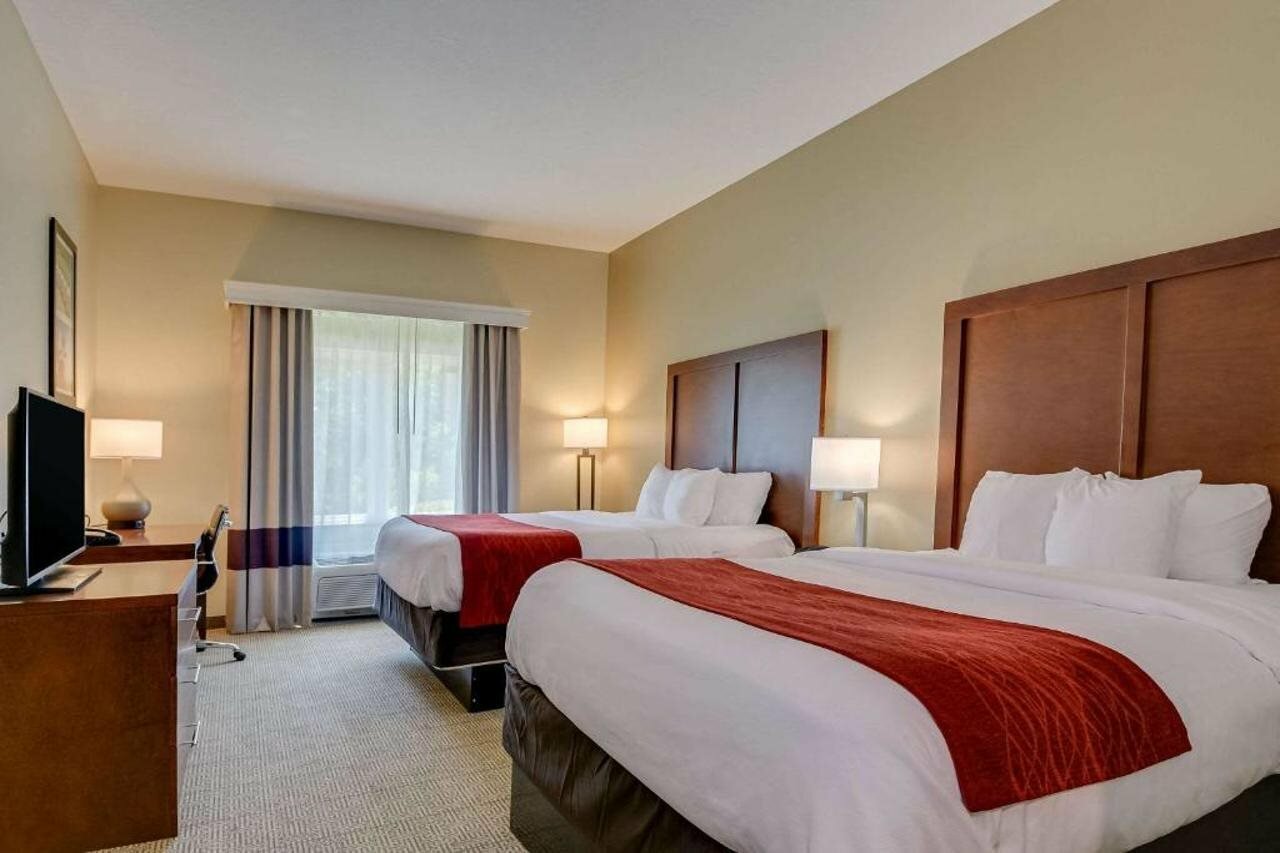 Фото Comfort Inn & Suites